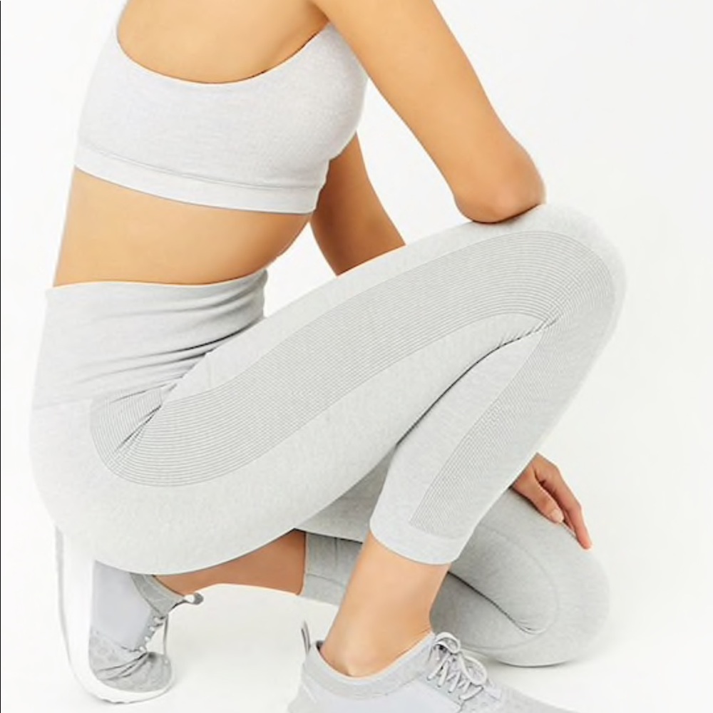Forever 21 Heather Grey Capri Leggings.
